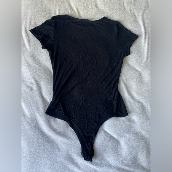 Pretty Little Thing Short Sleeve Bodysuit - Picture 7 of 7